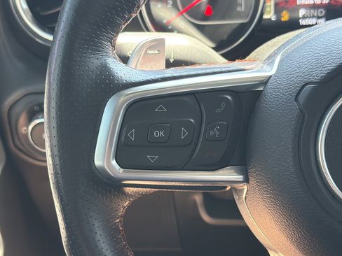 Used 2022 Jeep Wrangler Unlimited Rubicon w/ Xtreme Recon 35" Tire Package AWD/4WD image 21