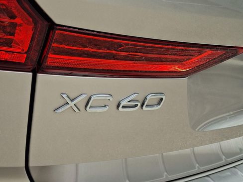 Certified 2024 Volvo XC60 B5 Plus w/ Climate Package AWD/4WD image 29