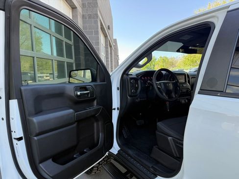 Used 2020 Chevrolet Silverado 1500 Custom Trail Boss w/ Custom Convenience Package AWD/4WD image 32