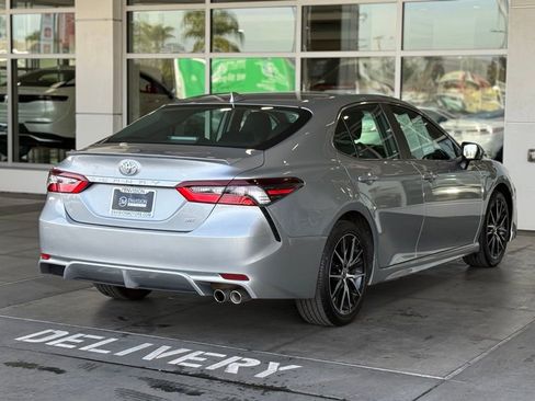 Used 2023 Toyota Camry SE image 11