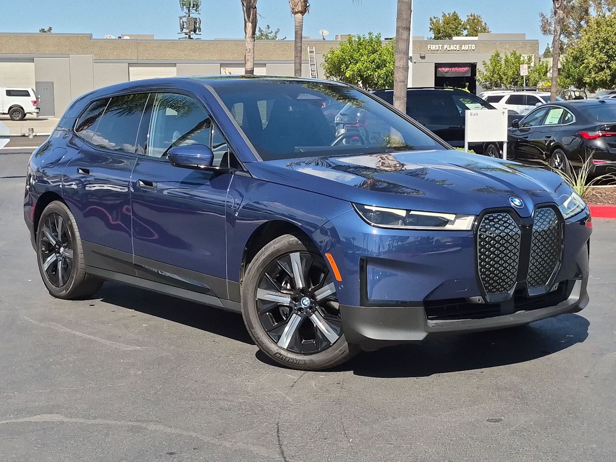 Used 2024 BMW iX xDrive50 w/ Convenience Package AWD/4WD image 2