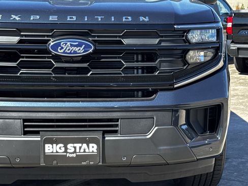 New 2026 Ford Expedition Active image 5