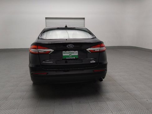 Used 2019 Ford Fusion SE image 6