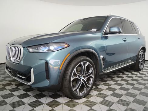 Used 2024 BMW X5 xDrive40i w/ Executive Package image 7