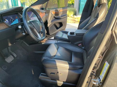 Used 2020 Tesla Model X Long Range image 16
