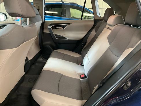 Certified 2021 Toyota RAV4 XLE w/ Convenience Package AWD/4WD image 23