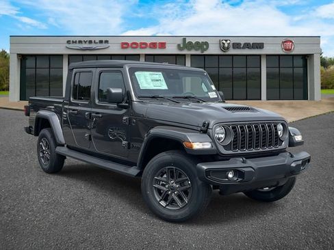 New 2025 Jeep Gladiator Sport image 2