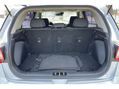 Used 2021 Hyundai Venue SE FWD image 18