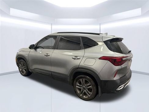 Used 2023 Kia Seltos S AWD/4WD image 3