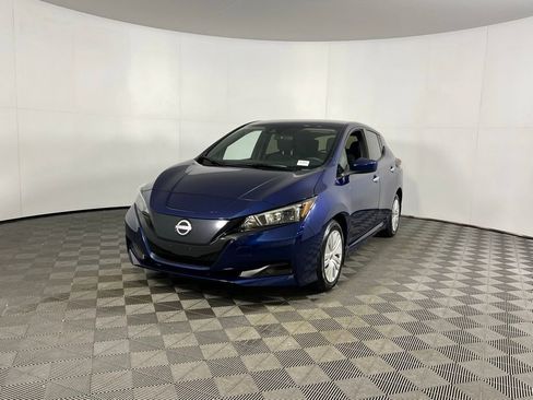 Used 2024 Nissan Leaf S image 12