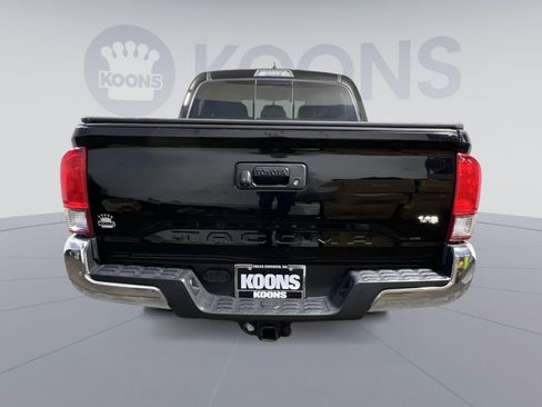Used 2017 Toyota Tacoma TRD Off-Road w/ Tow Package (A/T) AWD/4WD image 5