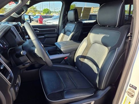 Used 2023 RAM 1500 Laramie AWD/4WD image 18