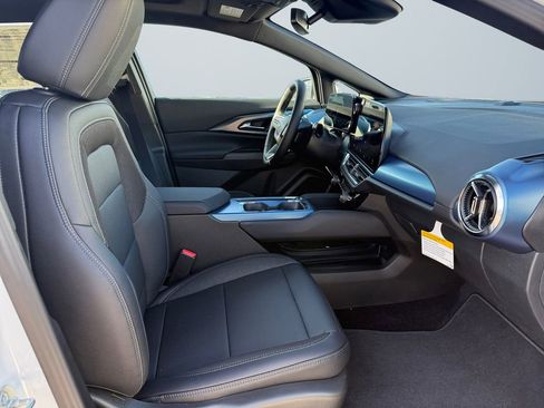 New 2026 Chevrolet Equinox EV LT AWD/4WD image 15
