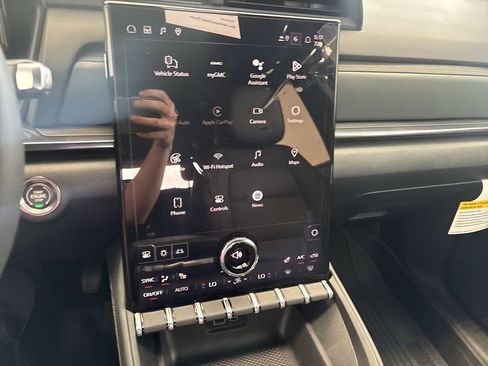 New 2026 GMC Terrain AT4 w/ Technology Package II AWD/4WD image 13