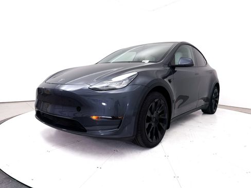 Used 2021 Tesla Model Y Long Range AWD/4WD image 14
