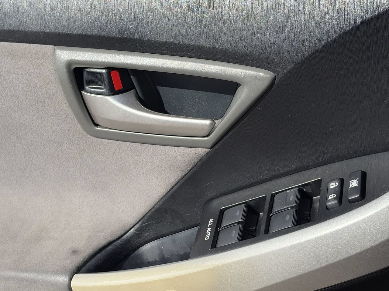 Used 2015 Toyota Prius Two FWD image 20