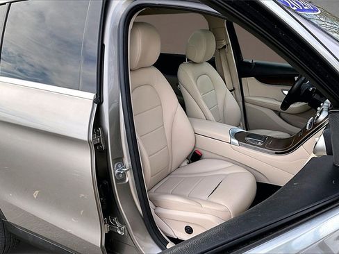 Used 2020 Mercedes-Benz GLC 300 4MATIC image 28