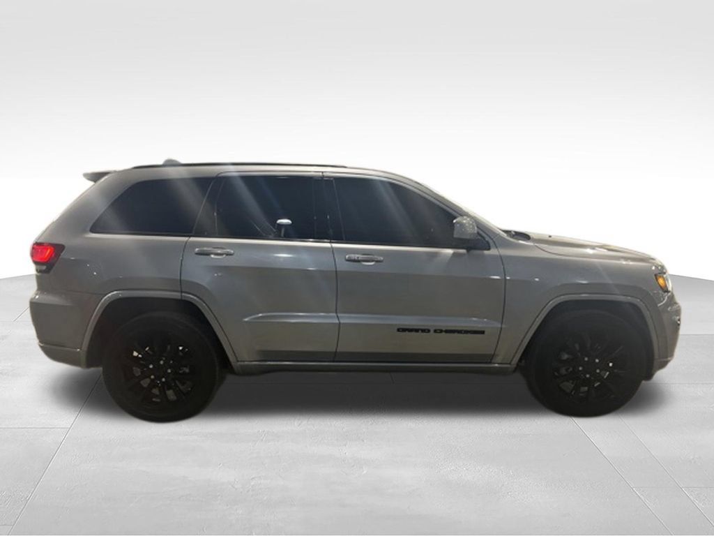 Used 2020 Jeep Grand Cherokee Altitude RWD image 6