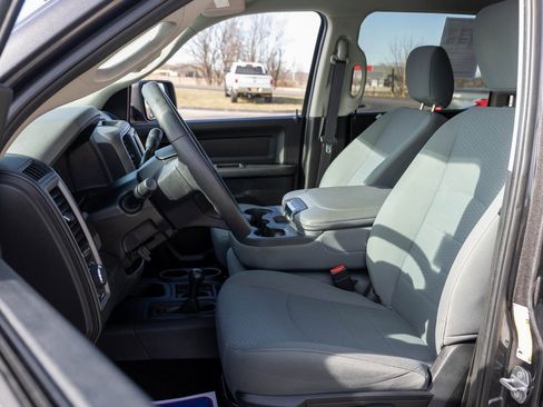 Used 2018 RAM 2500 Tradesman w/ Chrome Appearance Group image 15