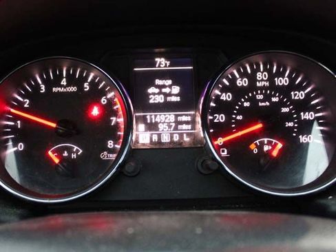 Used 2015 Nissan Rogue S w/ Convenience Package AWD/4WD image 9
