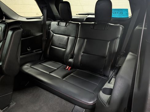 Used 2025 Ford Explorer ST-Line image 9