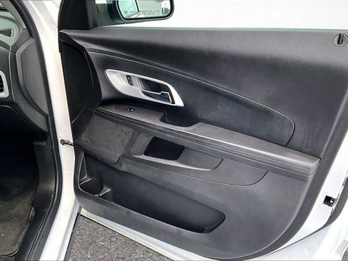 Used 2017 Chevrolet Equinox Premier w/ Enhanced Convenience Package FWD image 29