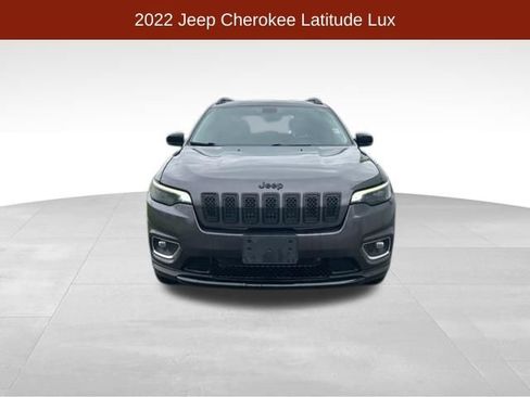 Used 2022 Jeep Cherokee Latitude Lux w/ Sun & Sound Group AWD/4WD image 2