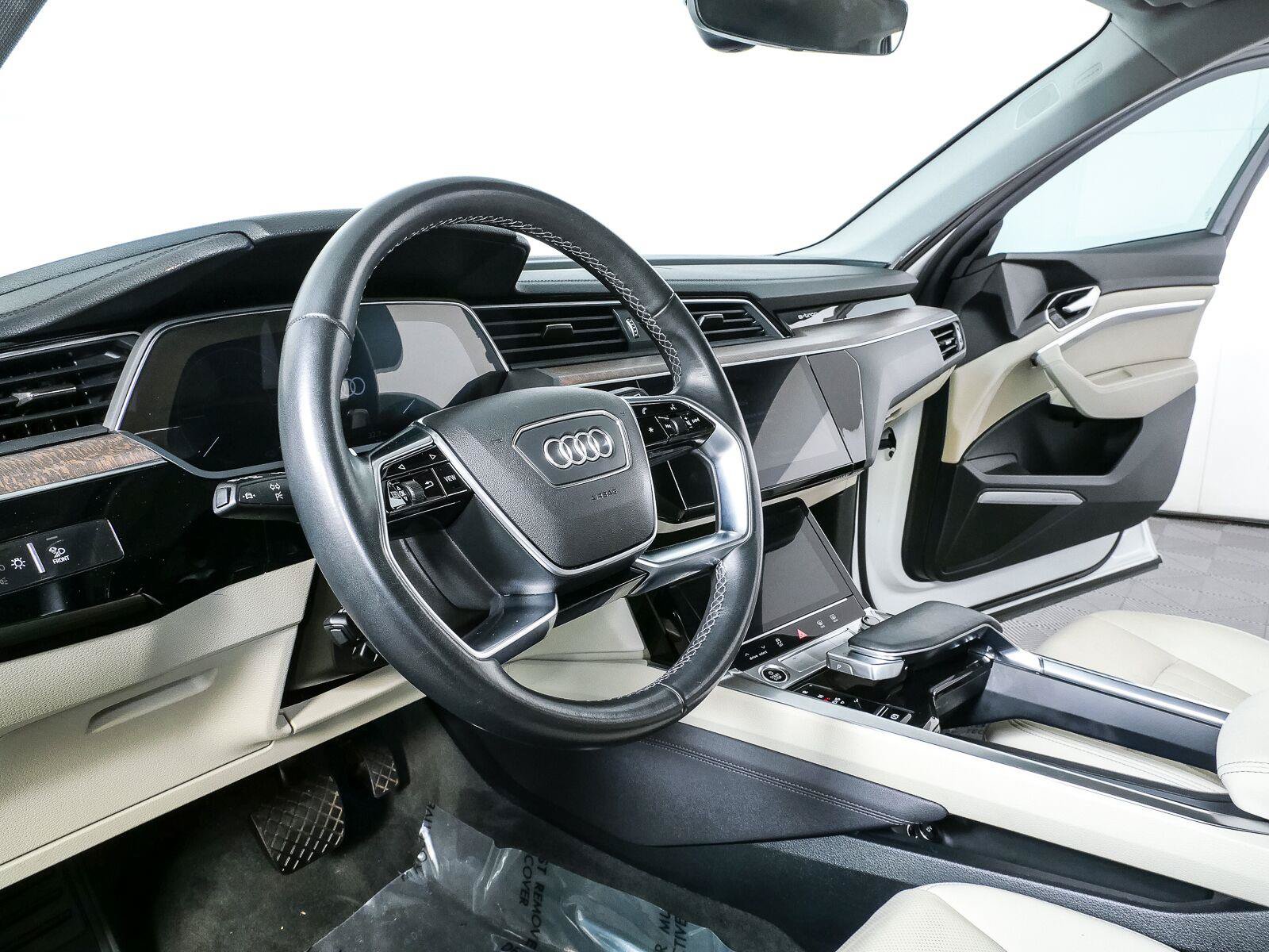 Used 2024 Audi Q8 e-tron Premium Plus w/ Premium Plus Package AWD/4WD image 5