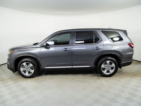 Used 2025 Honda Pilot EX-L image 2