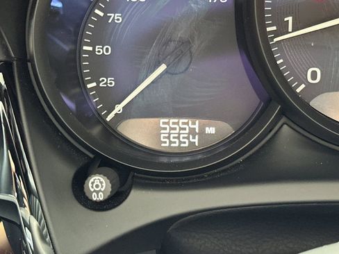 Used 2025 Porsche Macan image 33