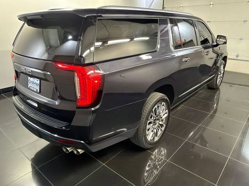 Used 2023 GMC Yukon XL Denali Ultimate AWD/4WD image 6