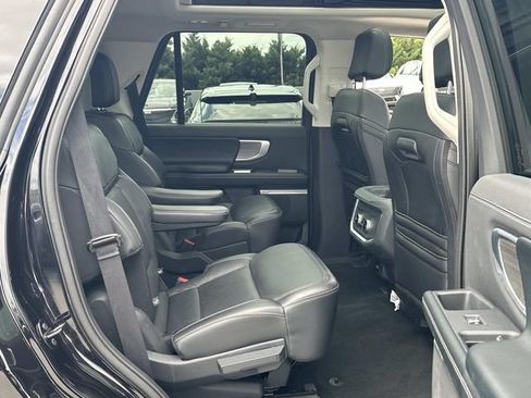 Used 2025 Ford Expedition Platinum AWD/4WD image 20