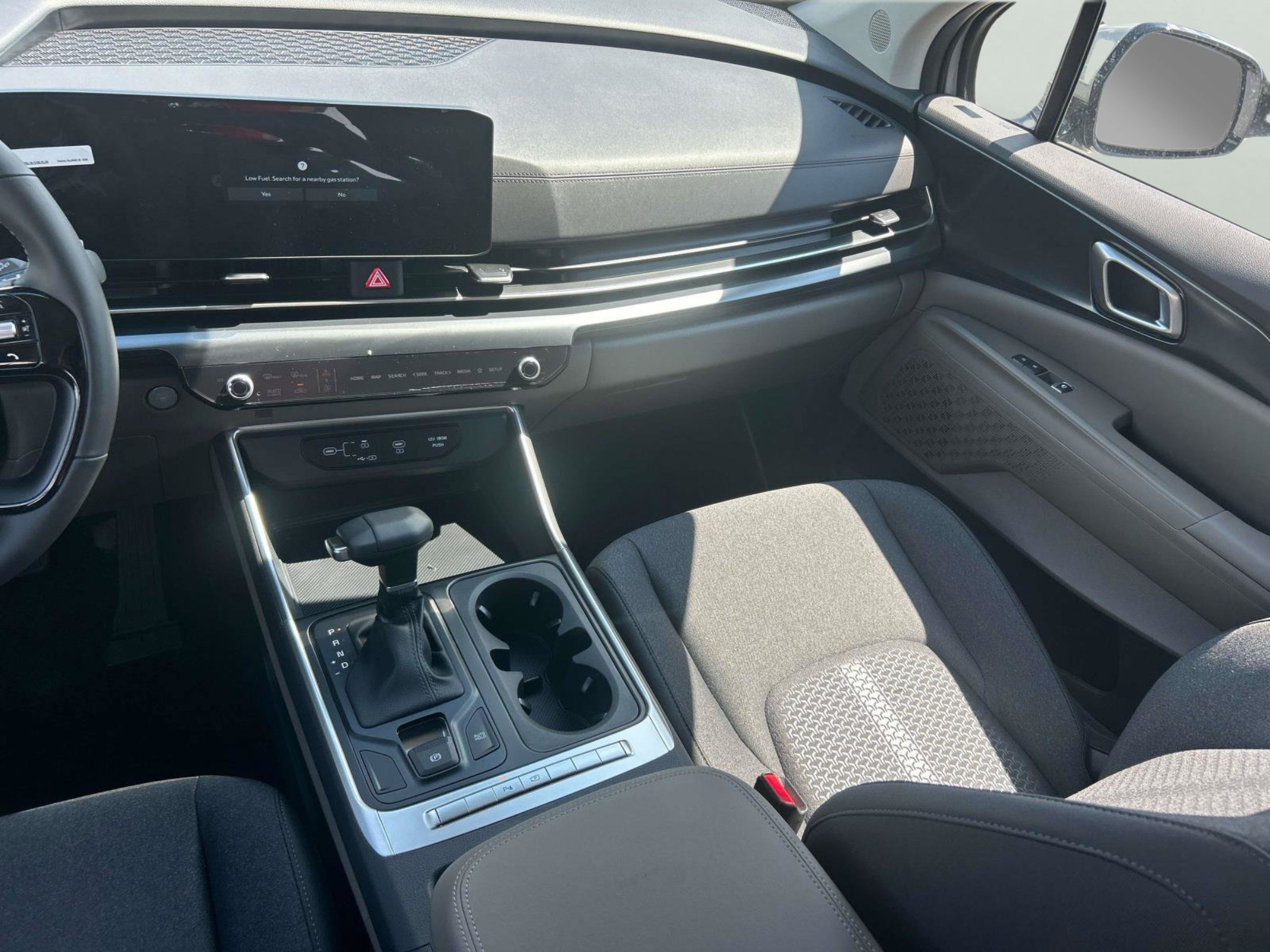 New 2027 Kia Carnival LX FWD image 11