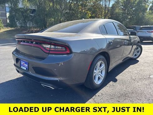 Used 2019 Dodge Charger SXT w/ Leather Interior Group image 5