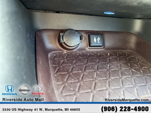 Used 2019 Toyota RAV4 Limited AWD/4WD image 18