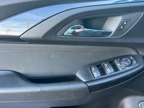 Used 2023 Chevrolet TrailBlazer RS w/ Sun and Liftgate Package image 11