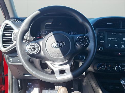 Used 2020 Kia Soul LX FWD image 10