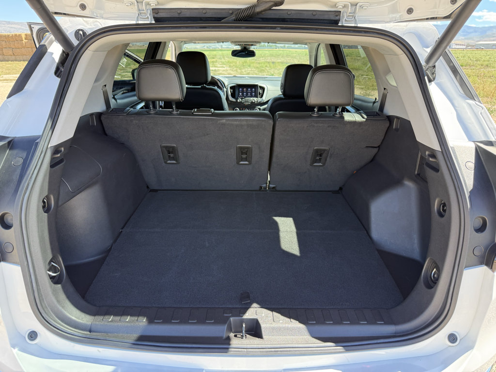 Used 2022 GMC Terrain SLT w/ Tech Package AWD/4WD image 32