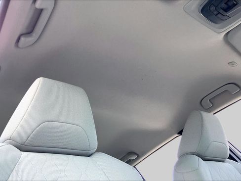 Used 2024 Toyota Corolla Cross L FWD image 14