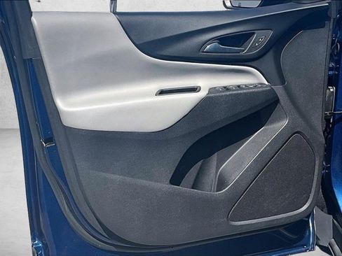 Used 2023 Chevrolet Equinox LS FWD image 18
