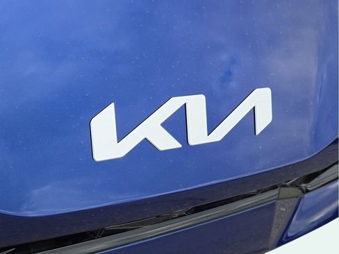 New 2025 Kia K5 EX image 4