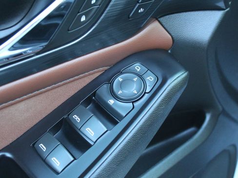 Used 2020 Chevrolet Traverse High Country image 21