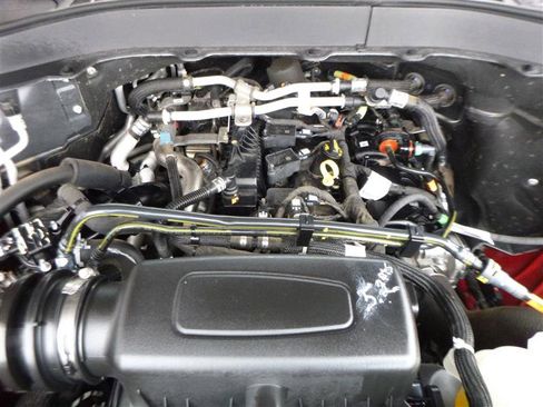 Used 2021 Ford Explorer XLT w/ Equipment Group 202A AWD/4WD image 25