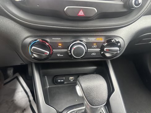 Used 2024 Kia Soul LX w/ Option Group 015 FWD image 25