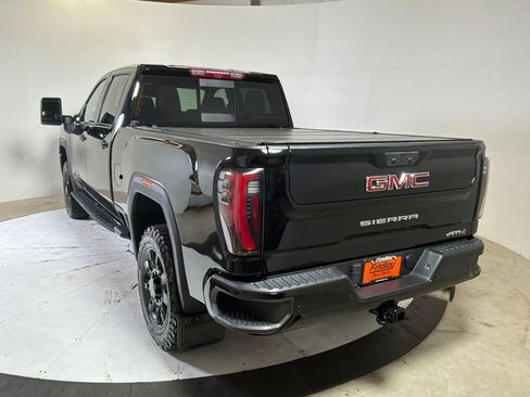 Used 2024 GMC Sierra 2500 AT4 w/ AT4 Premium Plus Package AWD/4WD image 5