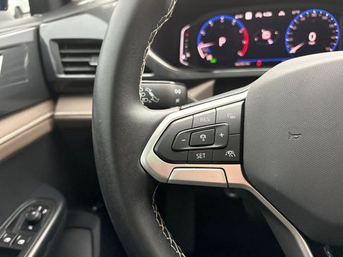 Certified 2024 Volkswagen Taos SEL image 8