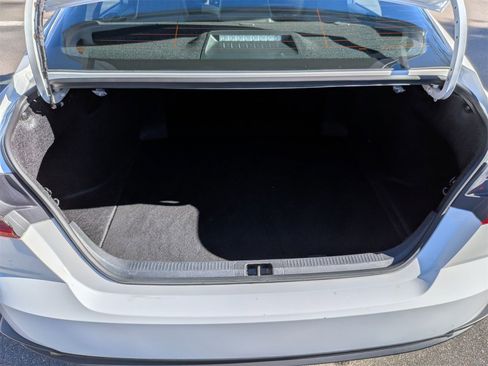 Used 2025 Toyota Camry SE image 32