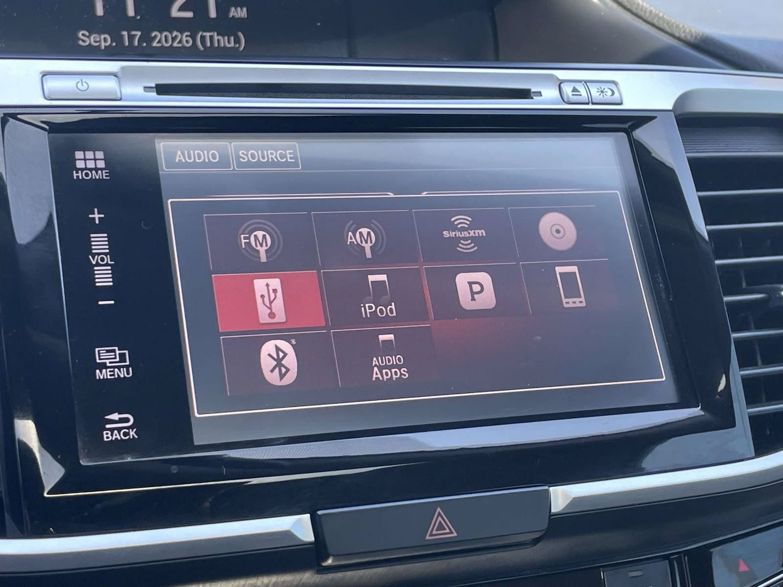 Used 2017 Honda Accord EX image 28