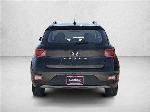 Used 2025 Hyundai Venue SEL FWD image 7