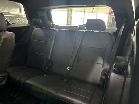 Used 2023 Chevrolet Traverse LT AWD/4WD image 39